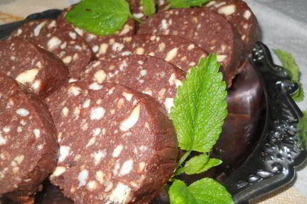 Вкусная чайная колбаска из печенья