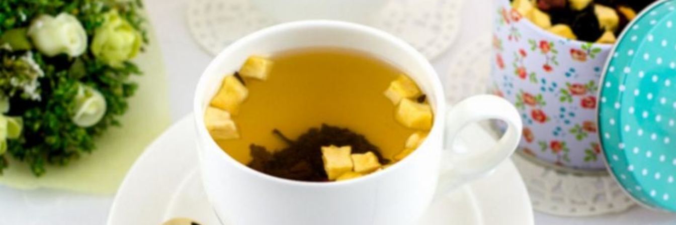 Яблочный чай с клюквой и пряностями