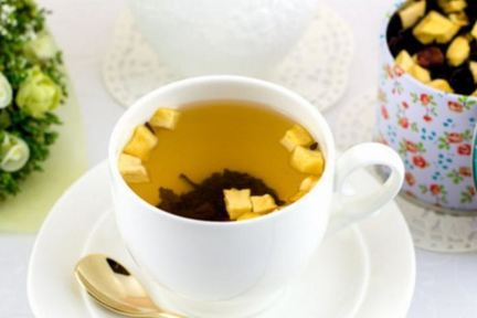 Яблочный чай с клюквой и пряностями