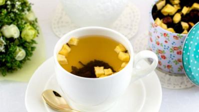 яблочный чай с клюквой и пряностями