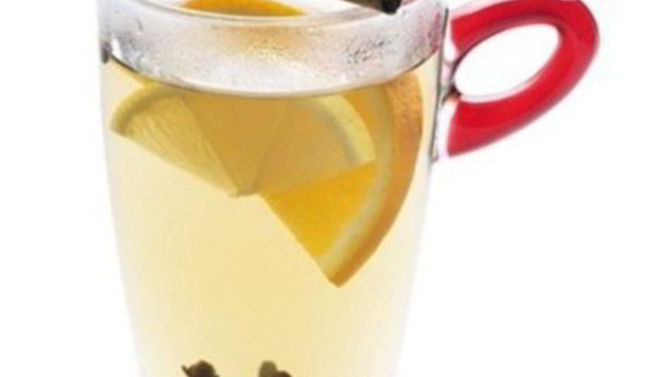 Рецепт глинтвейна из белого сухого вина с ромом и изюмом