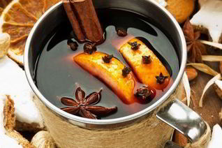 Глинтвейн с анисом и фруктами