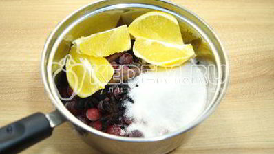 клюквенный безалкогольный глинтвейн