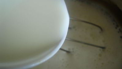 молочный кисель с клубничным конфитюром