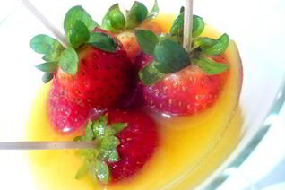 Клубничный коктейль NEW LOOK