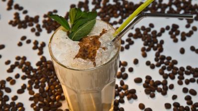 кофе с мороженым