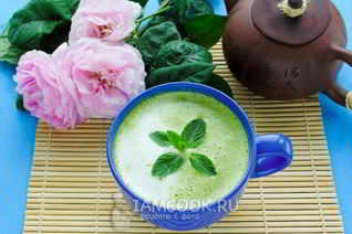 Латте с чаем маття и белым шоколадом