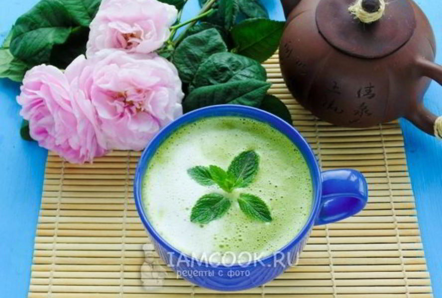 Латте с чаем маття и белым шоколадом