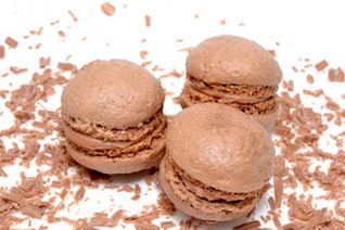 Макарон с кофейной начинкой