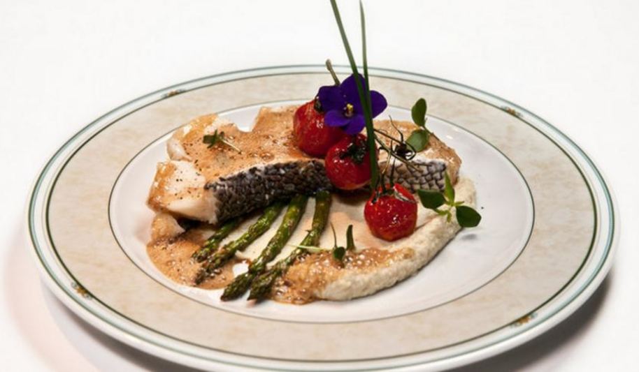 Рецепт сибаса в молоке с кофейным соусом капучино