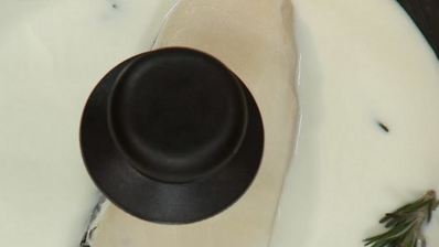 сибас в молоке с кофейным соусом капучино