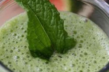 Коктейль из огурцов и дыни