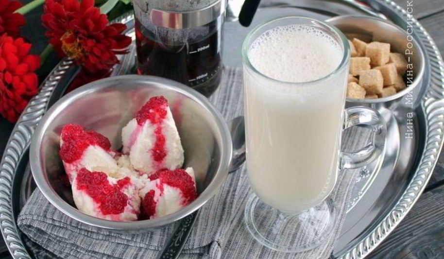 Рецепт коктейля из сыворотки с бананом и сиропом агавы