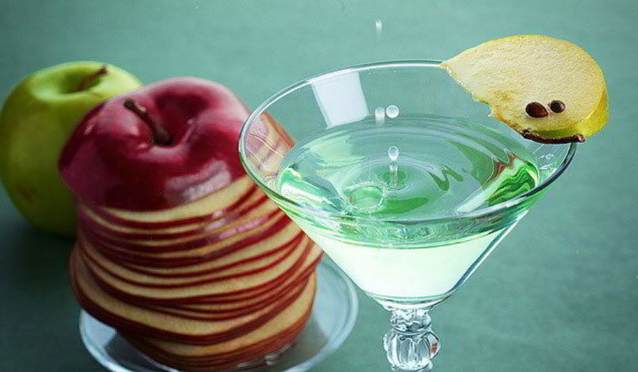 Рецепт коктейля яблочного мартини
