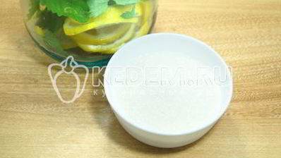 домашний лимонад с лимоном и мятой