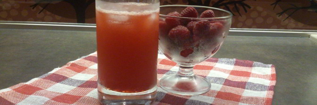 Домашний малиновый лимонад