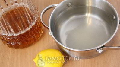 лимонад из зеленого чая с ягодами и фруктами