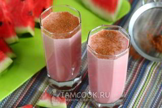 Коктейль из арбуза и молока