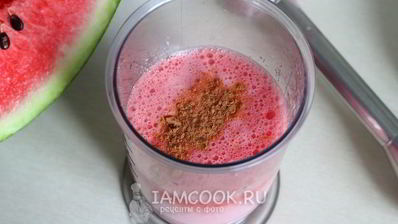 коктейль из арбуза и молока