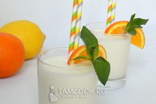 Коктейль из молока с ананасовым соком