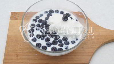 молочно-ежевичный коктейль чудо