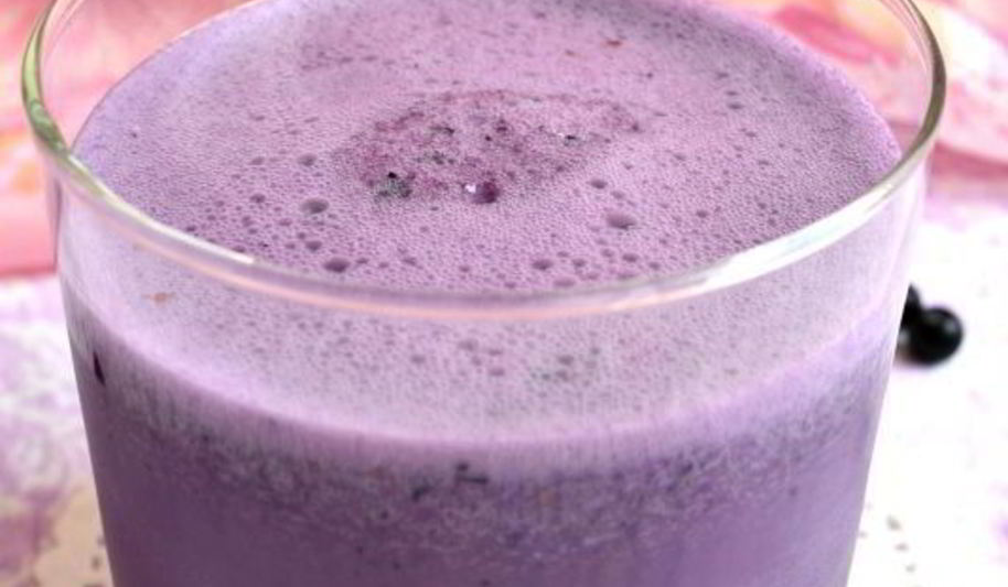 Рецепт молочного коктейля с черникой