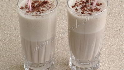 молочный коктейль с коньяком и шоколадным пудингом
