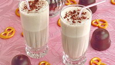 молочный коктейль с коньяком и шоколадным пудингом