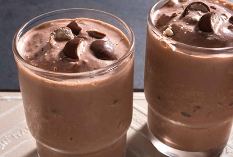 Молочный коктейль с медом и кофе