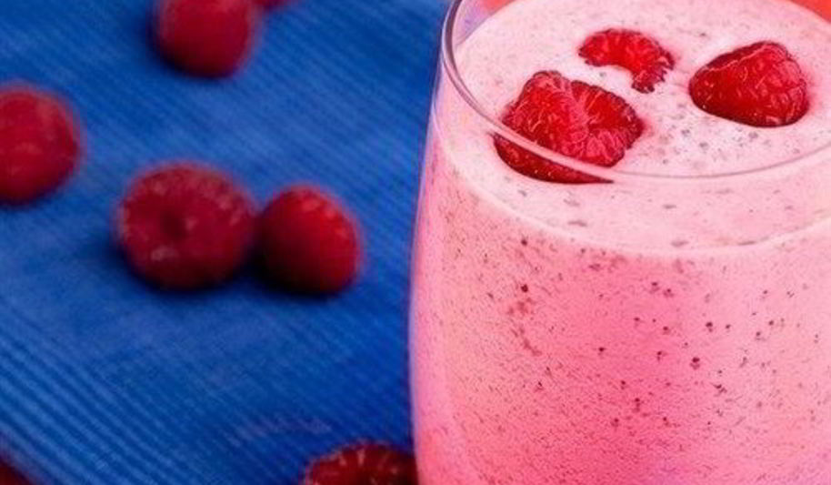 Рецепт освежающего молочного коктейля с малиной