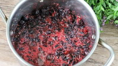 морс из замороженной черной смородины