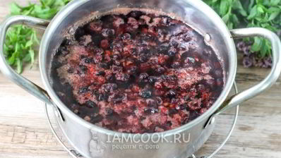 морс из замороженной черной смородины