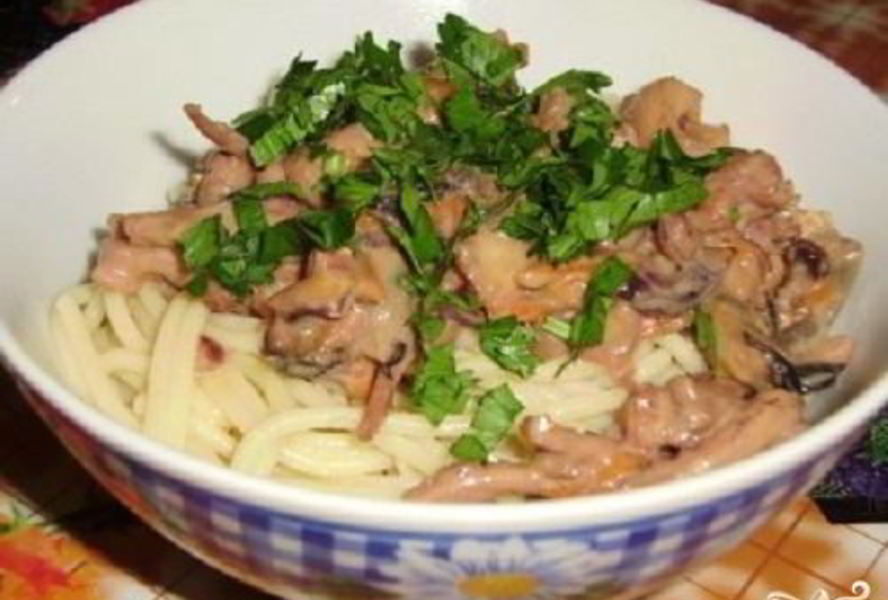 Морской коктейль со спагетти