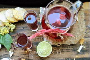 Пряный ягодный напиток