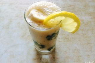 Банановый смузи с молоком