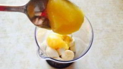 банановый смузи с молоком