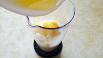 банановый смузи с молоком