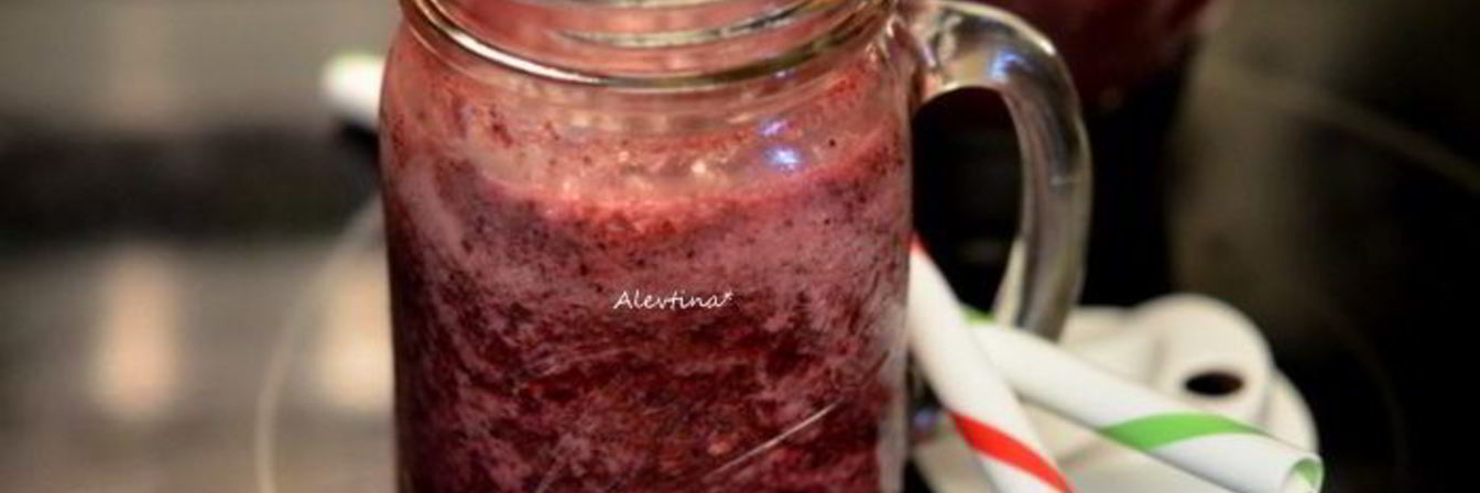 Гранатово-ягодный смузи