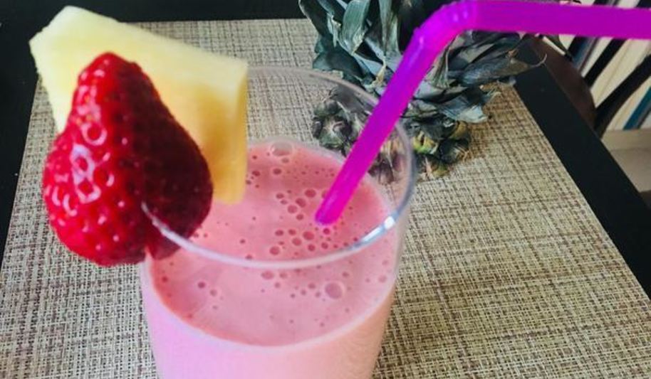 Рецепт клубнично-ананасового смузи