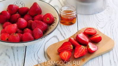 клубничный смузи с молоком