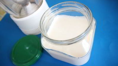 малиновый смузи на миндальном молоке