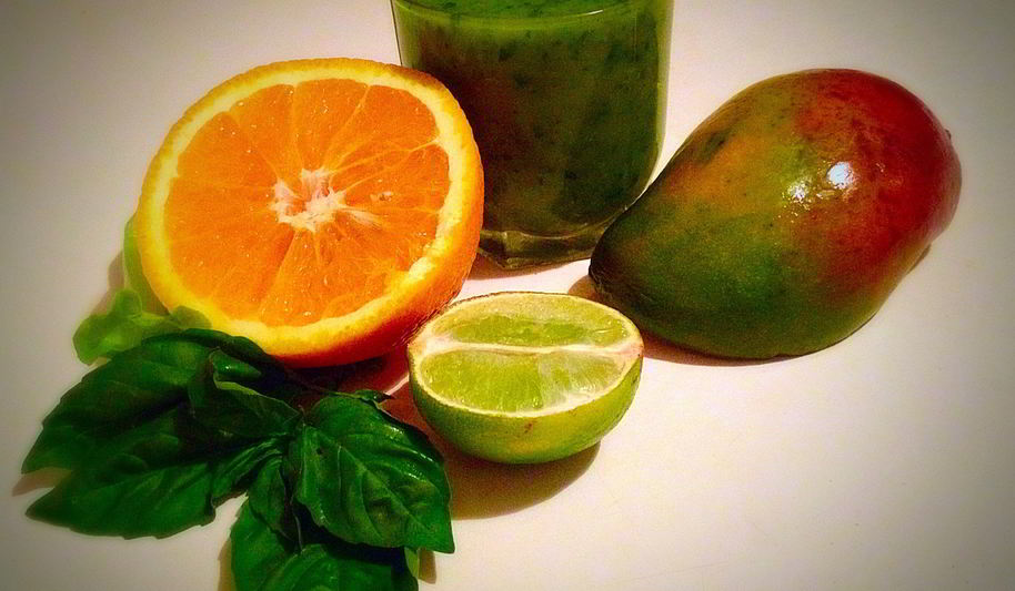 Рецепт мангова-базиликового смузи