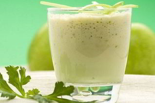 Освежающий и бодрящий яблочный смузи