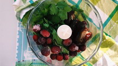 смузи банан-финики-руккола