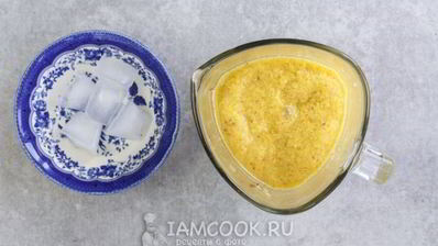 смузи из банана и яблок с апельсиновым соком