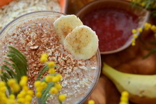 Смузи из банана и земляники