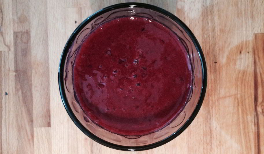 Рецепт смузей из черной смородины, банана и нектарина