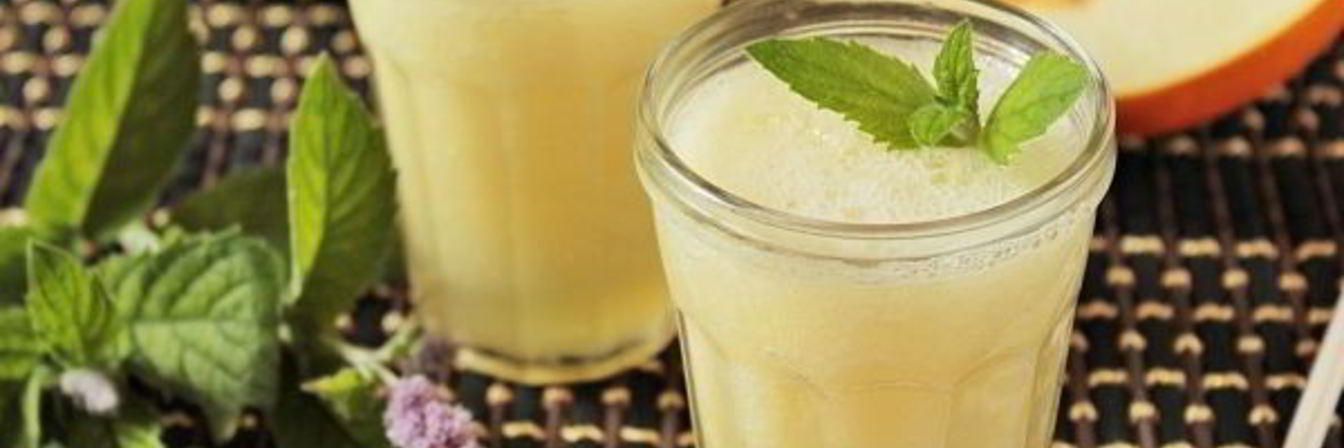Смузи из дыни с мятным чаем
