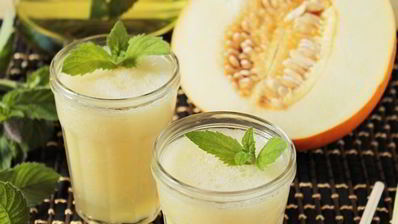 смузи из дыни с мятным чаем