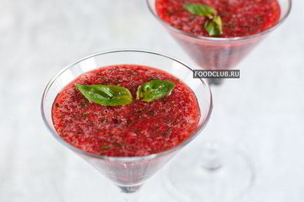 Смузи из клубники с базиликом